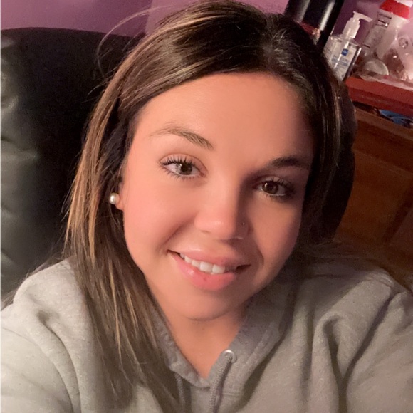 Meet your Posher, Emily - Picture 1 of 1